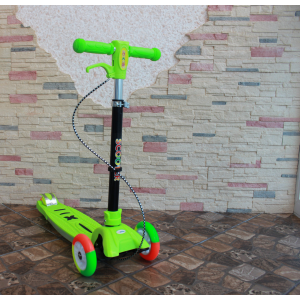 Scooter maxi (салатовый)c подсветкой и музыкой