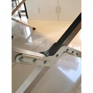 Раскладушка-кровать туристическая Mircamping (190х65х42) CF-0933